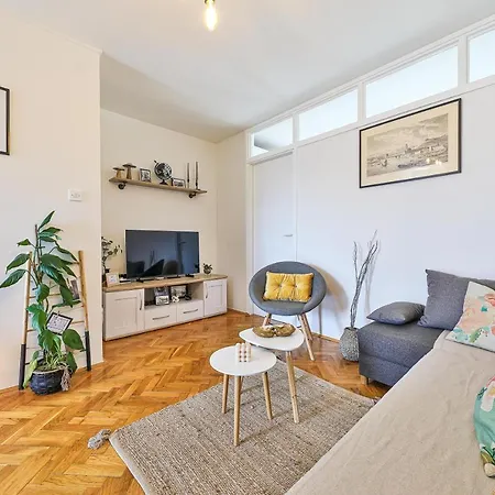 Cozy With View Apartment
