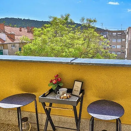 Cozy With View Apartment Split