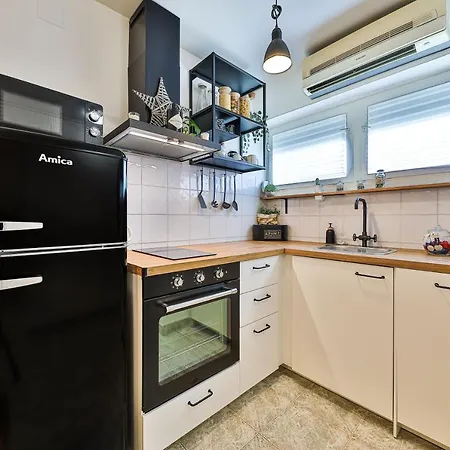 Cozy With View Apartment *